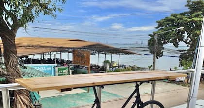 Wave Pool Villa Pattaya วิลล่า 2 ห้องนอน 3 ห้องน้ำ 5 นาทีถึงทะเล