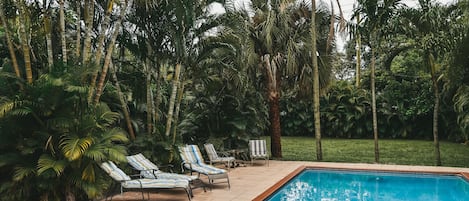 Outdoor pool, a heated pool