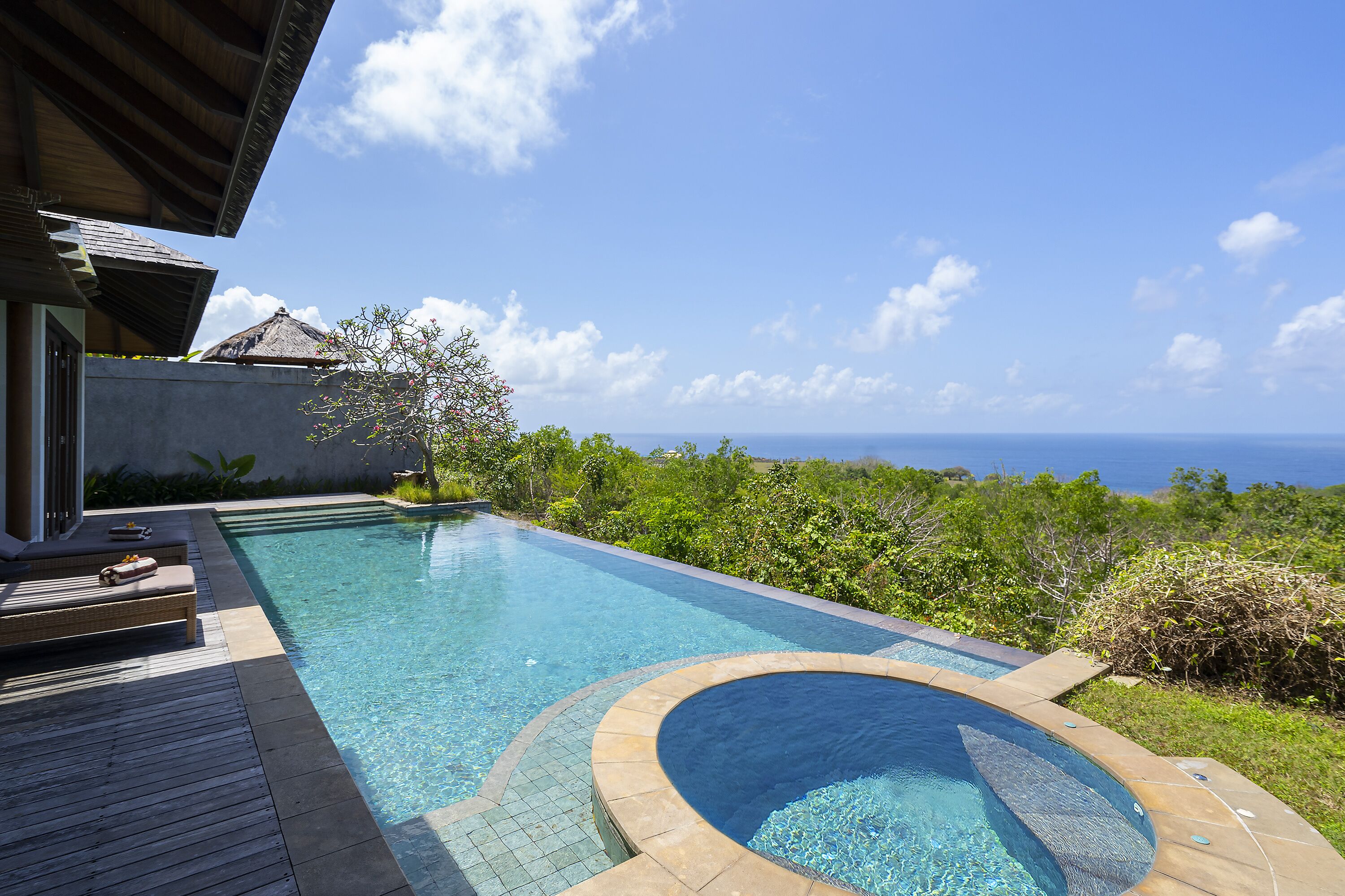 Luxe villa, 1 slaapkamer, uitzicht op zee | Een kluis op de kamer, een bureau, gratis wifi