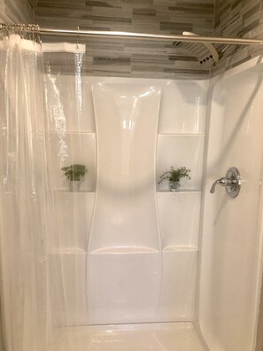 Shower, hair dryer, towels - Private Cozy Cottage Studio (Punta Gorda)