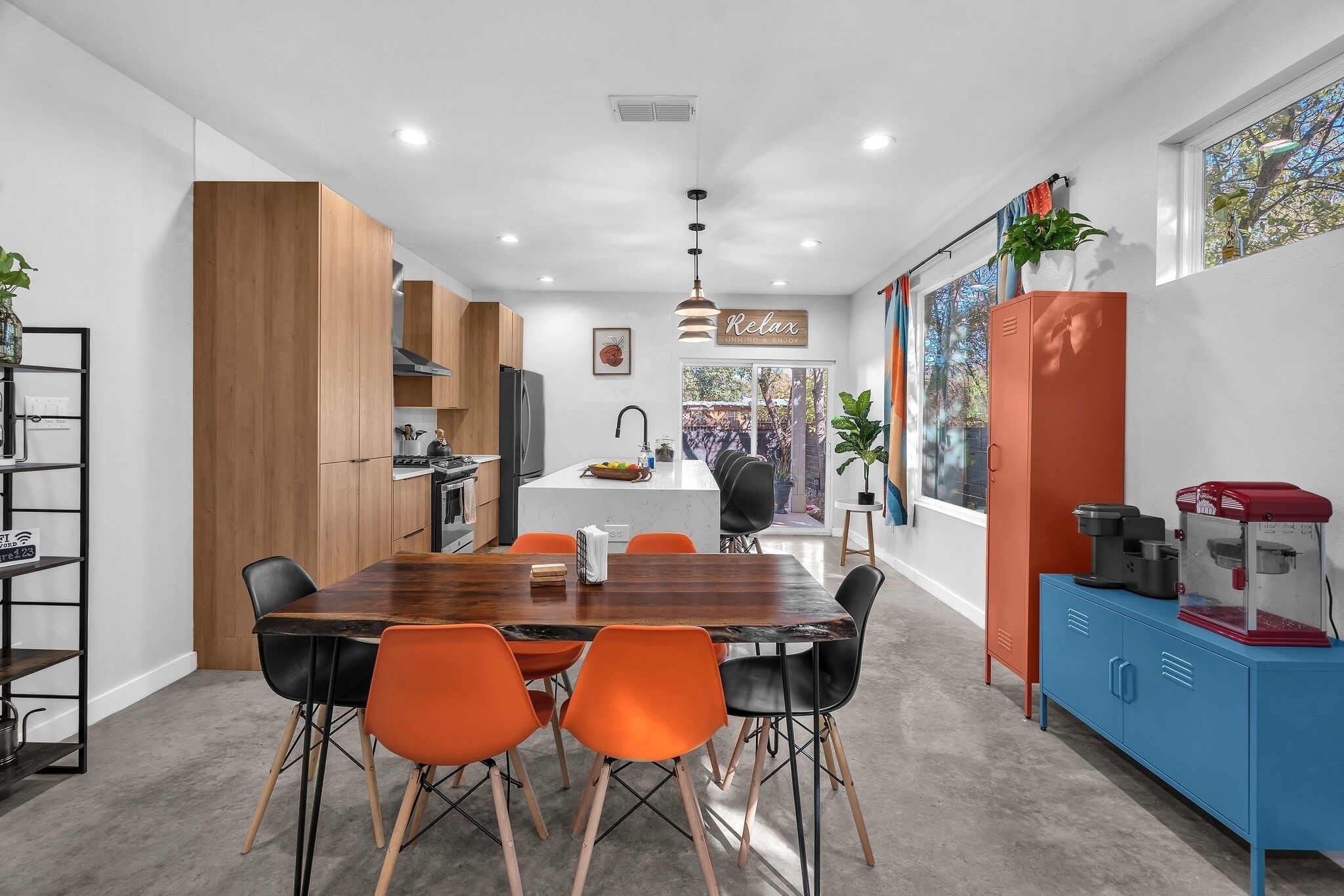 冰箱、微波炉、烤箱、炉灶