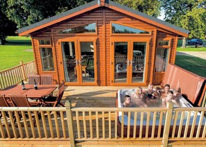 Outdoor dining - Luxury contemporary lodge. (Horham, Eye)