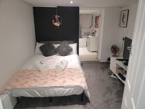 2 Schlafzimmer, Bügeleisen/Bügelbrett, WLAN, Bettwäsche