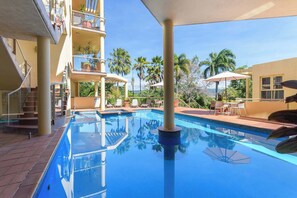 Pool - Freshly Renovated w/ Views - Walk to Beach & Town (Port Douglas)