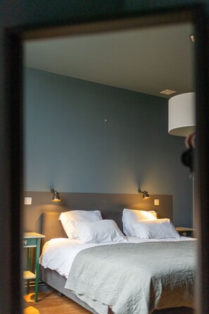 2 bedrooms, iron/ironing board, WiFi, bed sheets - Luxurious modern apartment in Antwerp, Belgium (Antwerpen)