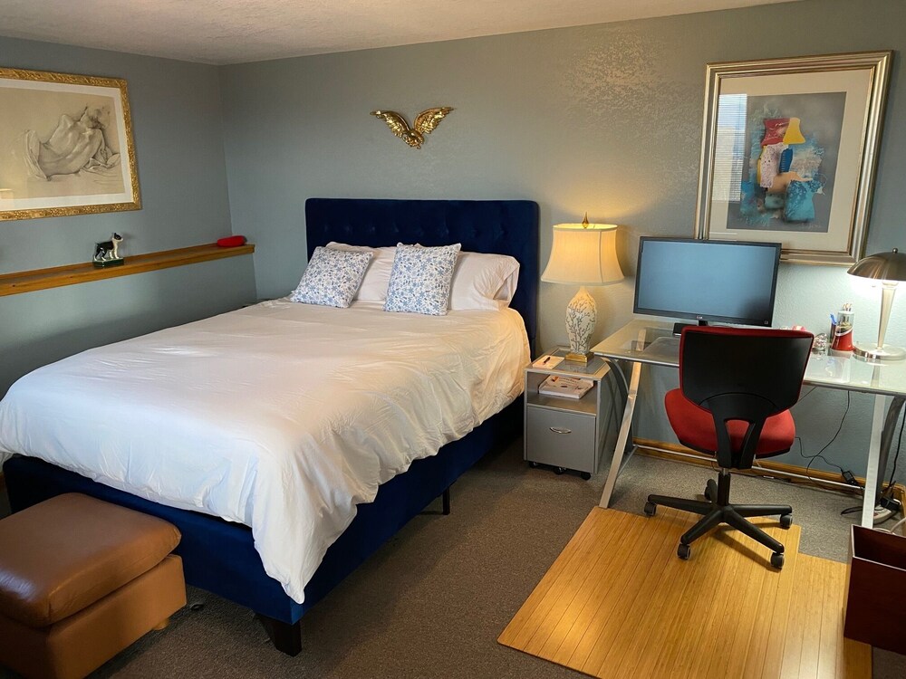 Slice of Heaven at the top of Vermont Derby Vrbo