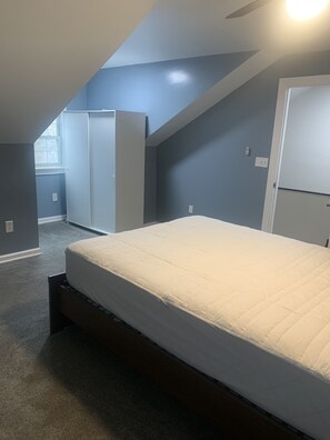 5 bedrooms, WiFi, bed sheets