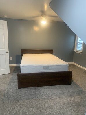 5 bedrooms, WiFi, bed sheets