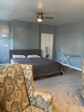 5 bedrooms, WiFi, bed sheets