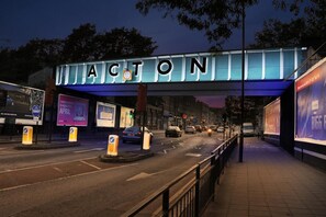 Miscellaneous - Fabulous Apartment to Acton Town (London)