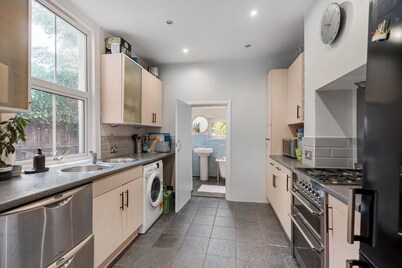 Inviting 3-bed House in Beckenham
