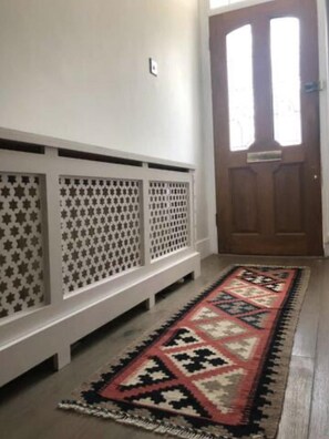 House | Interior - Inviting 3-bed House in Beckenham (Beckenham)