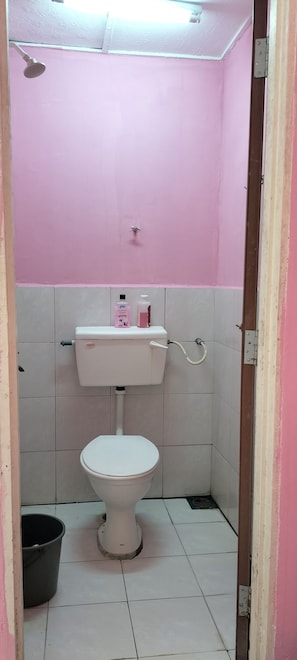 Deluxe Room | Bathroom