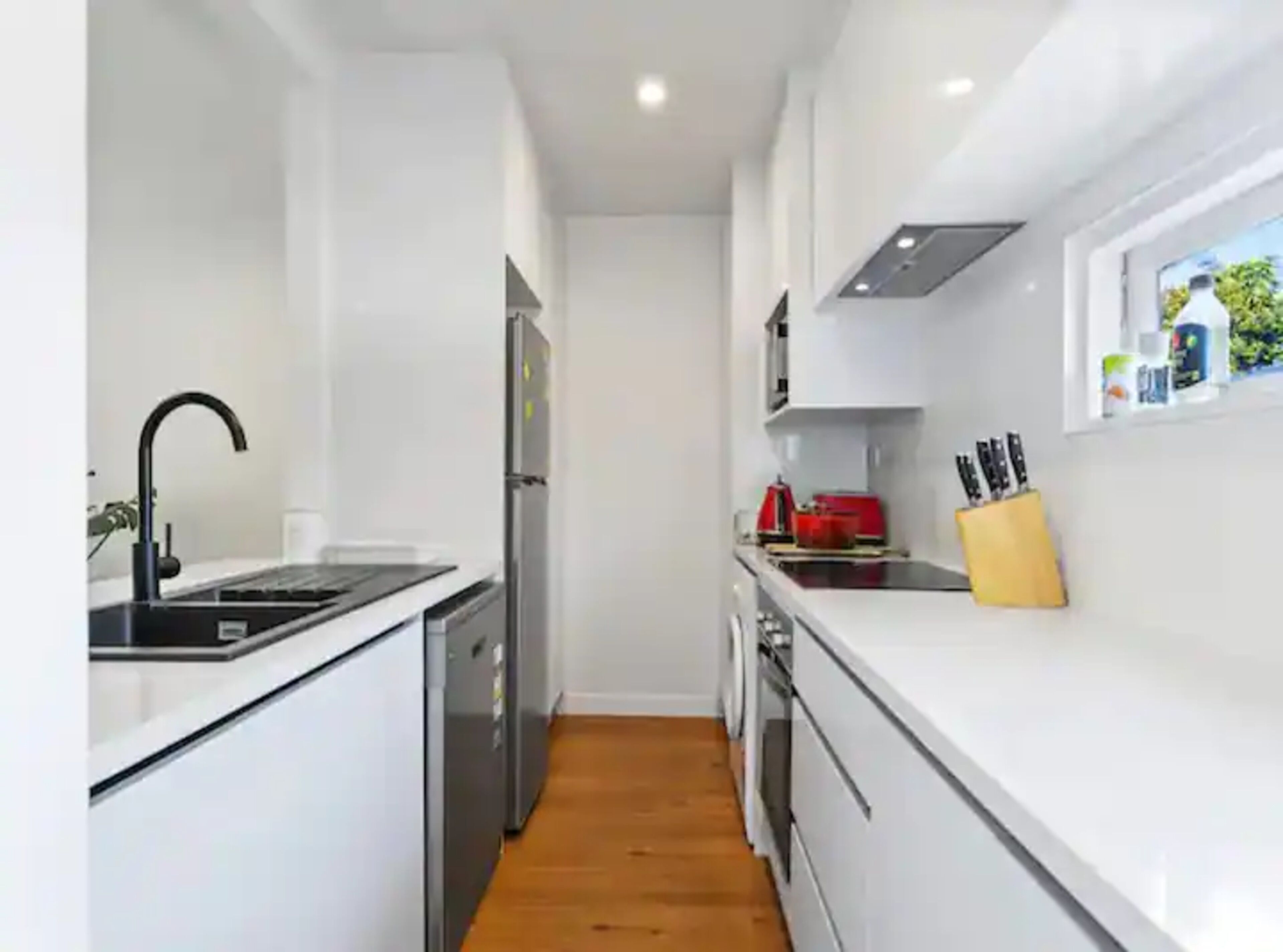 Lovely Ellerslie 2-Bedroom Unit