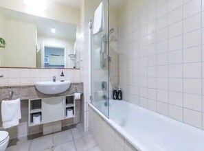 Apartment | Bathroom
