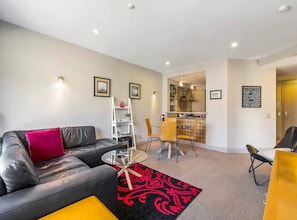 Apartment | 1 bedroom, individually decorated, individually furnished, desk