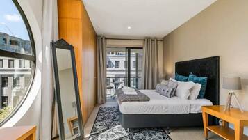 Apartment | 1 bedroom, individually decorated, individually furnished, desk