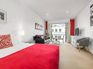 Apartment | 1 bedroom, individually decorated, individually furnished - Stunning Spacious Studio In Viaduct Basin (Auckland)