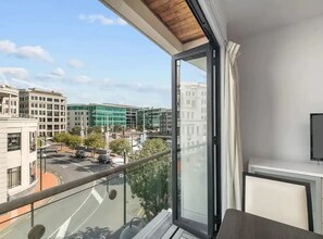 Terrace/patio - Stunning Spacious Studio In Viaduct Basin (Auckland)