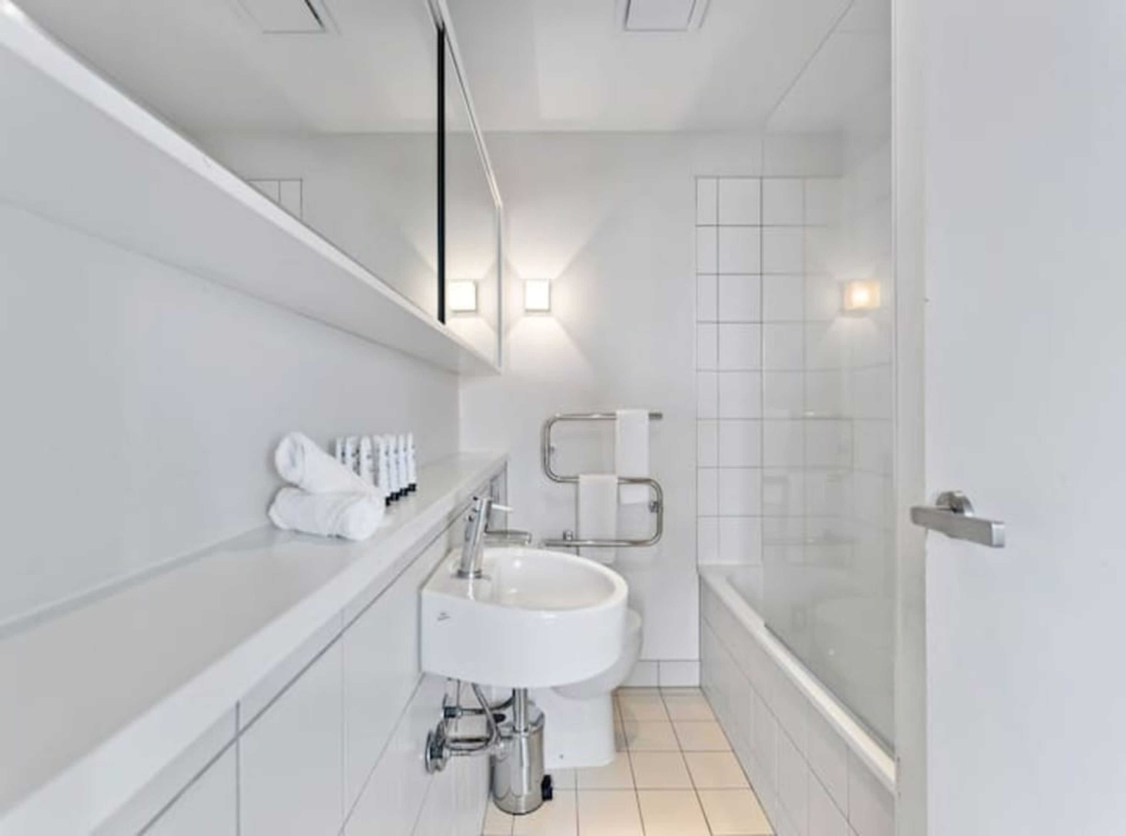 Glorious View - Free Pool, Gym And Parking!