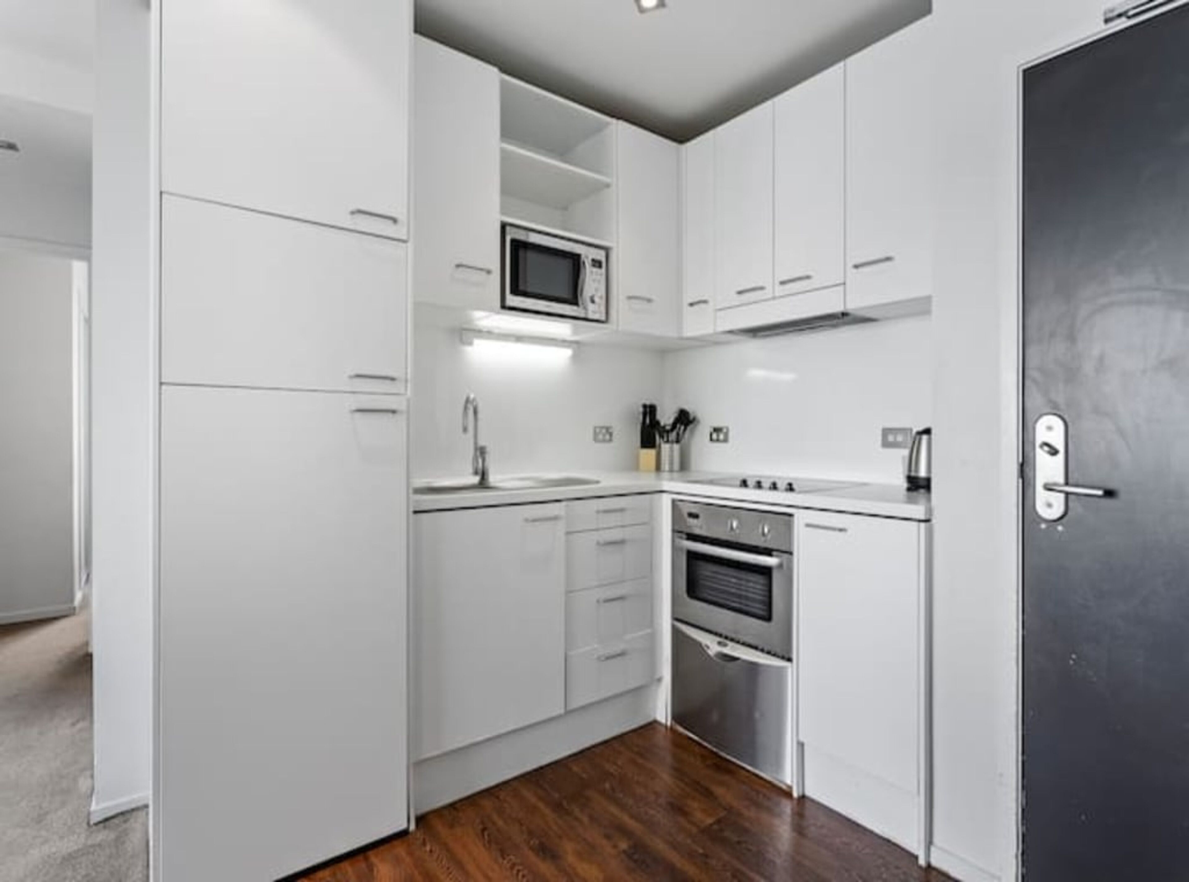 Glorious View - Free Pool, Gym And Parking!