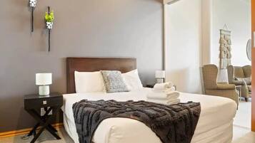 Apartment | 1 bedroom, individually decorated, individually furnished