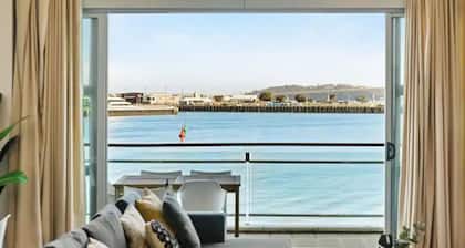 Relaxing Sea Wharf View Apartment by Zodiak Stays
