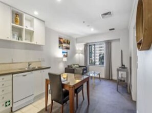 Appartement | 1 chambre, décor unique, ameublement unique, fer et planche à repasser