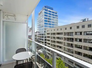 Exterior - Stylish Central City 1-Bedroom With Patio (Auckland)