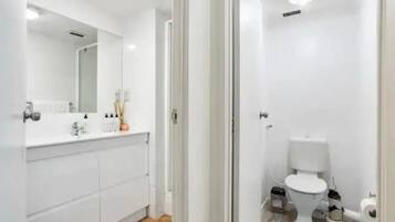 Apartment | Bathroom