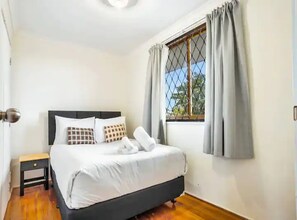 1 habitación, decoración personalizada y muebles diferentes 