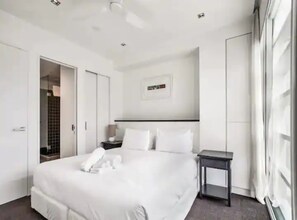 公寓 | 1 多间卧室、特色装修、特色家居、熨斗/熨衣板