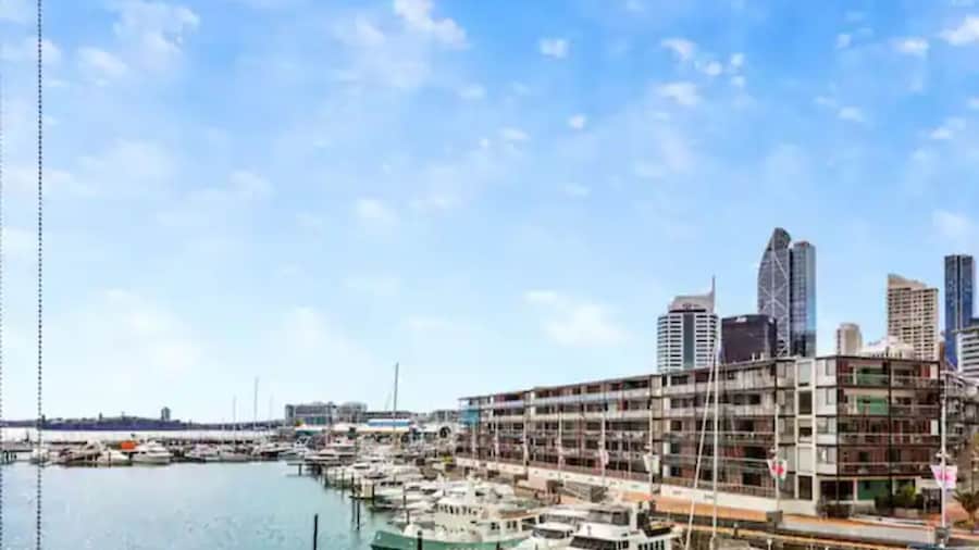 Stunning 2BR + Viaduct Views+Parking Zodiak Stays
