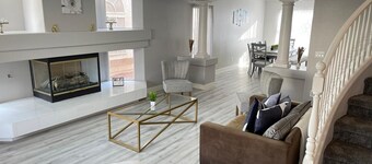 Large modern home, perfect for large groups. Minutes from the strip.