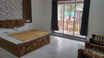 Classic Villa, 3 Bedrooms | Free WiFi, bed sheets