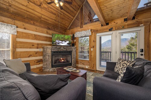 Winterfest! Quiet + Views and Trailer Parking