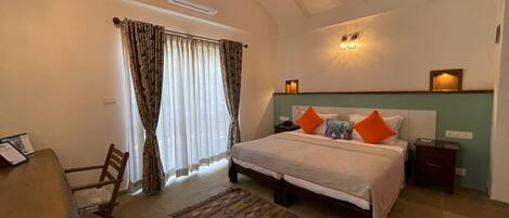 ห้องคอมฟอร์ท, เตียงควีนไซส์ 1 เตียง | เตารีด/โต๊ะรีดผ้า, ผ้าปูที่นอน