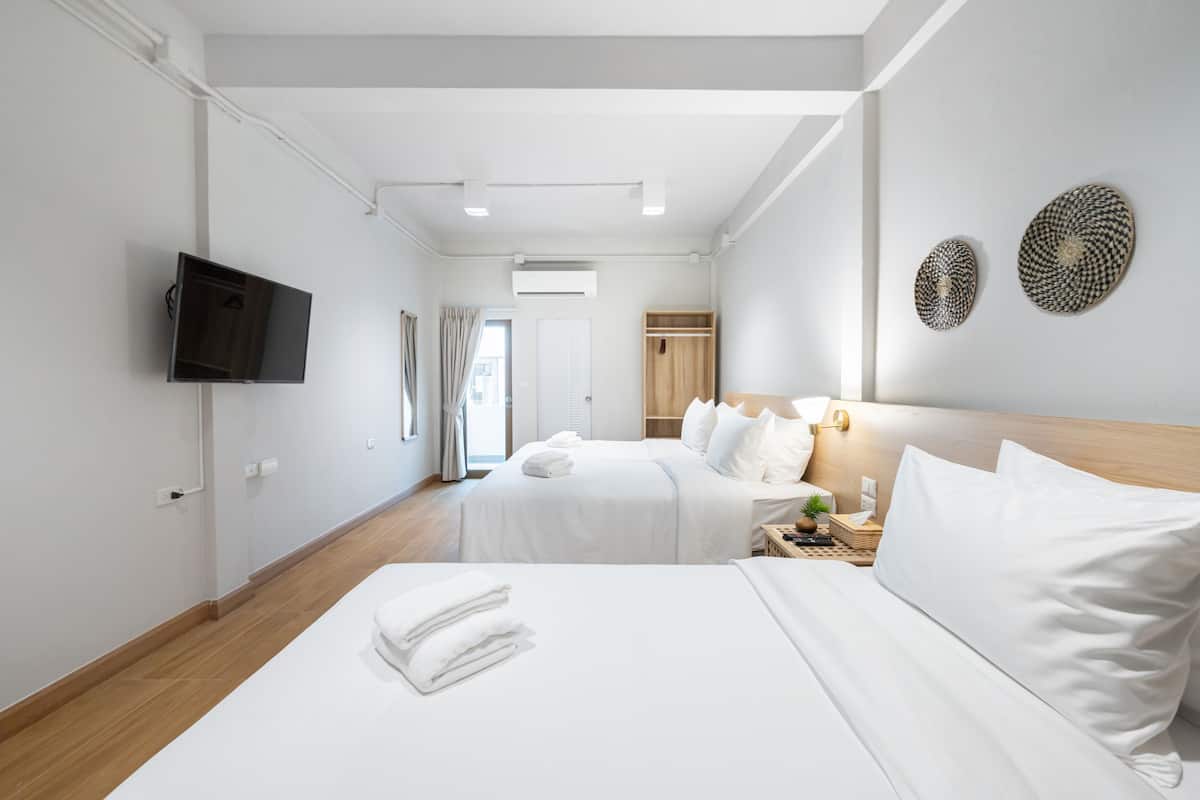Dreibettzimmer | Minibar, kostenloses WLAN, Bettwäsche