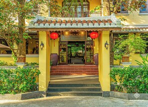 Entrada al alojamiento