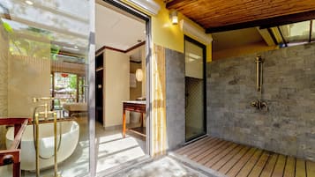 Ahoy Suite Pool View with Private Outdoor Shower | Bathroom | Free toiletries, hair dryer, bathrobes, slippers