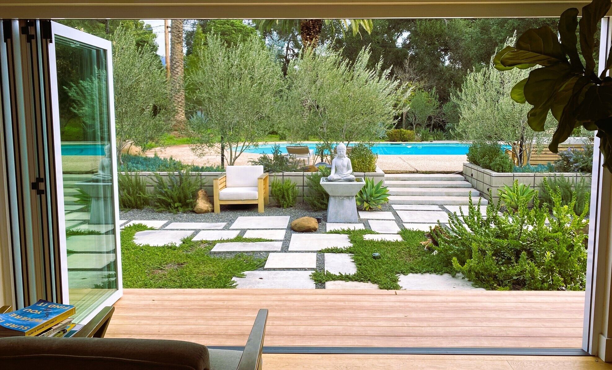 Private sanctuary in Ojai's prestigious Arbolada neighborhood, walk to downtown