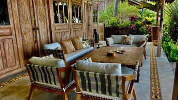 Royal Villa | Terrace/patio