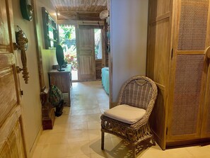 Royal Villa | Egyptian cotton sheets, premium bedding, pillowtop beds, minibar - Louka Beach Bali (Kubu)