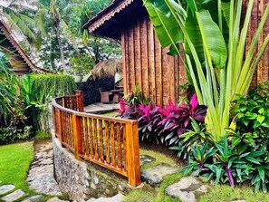 Deluxe Bungalow | Egyptian cotton sheets, premium bedding, pillowtop beds, minibar - Louka Beach Bali (Kubu)