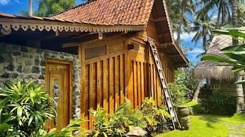 Deluxe Bungalow | Egyptian cotton sheets, premium bedding, pillowtop beds, minibar