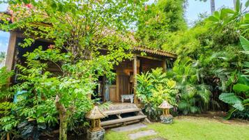 Royal Bungalow | Exterior