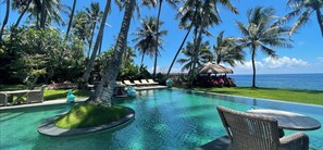2 outdoor pools, pool umbrellas, sun loungers - Louka Beach Bali (Kubu)