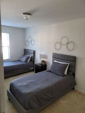 3 bedrooms, desk, iron/ironing board, WiFi