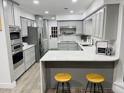 The Olive Retreat - Minutes from SHSU - STATE PARK & MORE