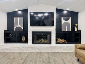 Interior - The Olive Retreat - Minutes from SHSU - STATE PARK & MORE (Huntsville)